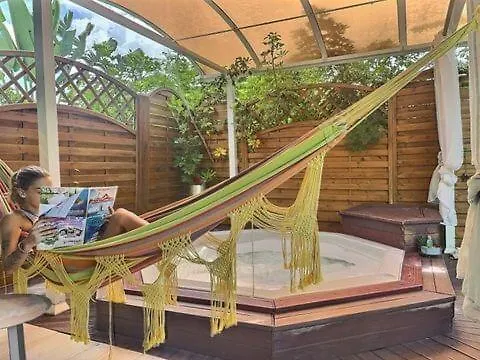 Casa vacanze Chute Du Carbet Gite Bain Privee Et Piscine Commune Saint-Francois