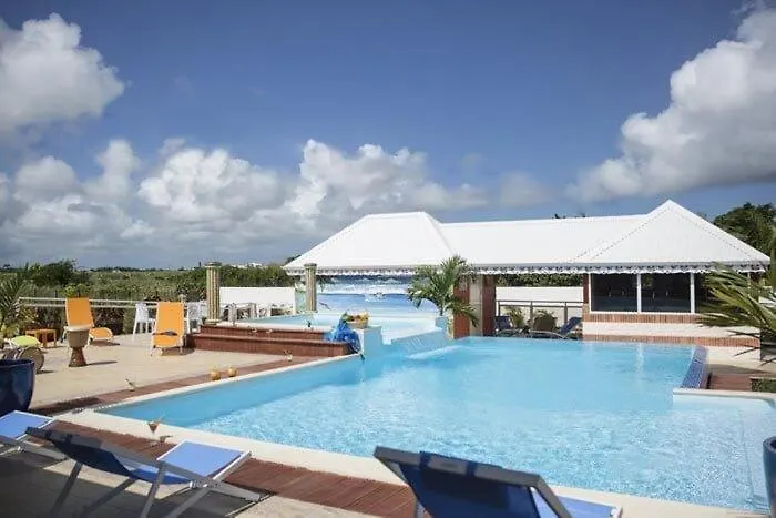 Chute Du Carbet Gite Bain Privee Et Piscine Commune Saint-Francois  Guadalupa